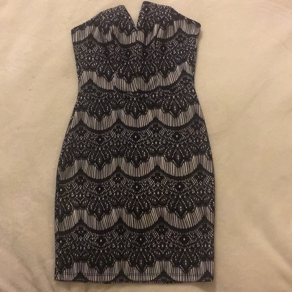 Black and cream colored dress